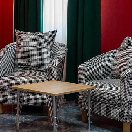 Hotel Ermet Homes